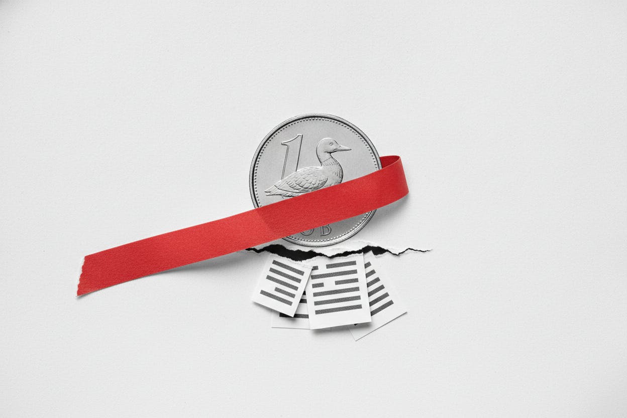 Canada's hot jobs report lifts the loonie, but tariff risks loom