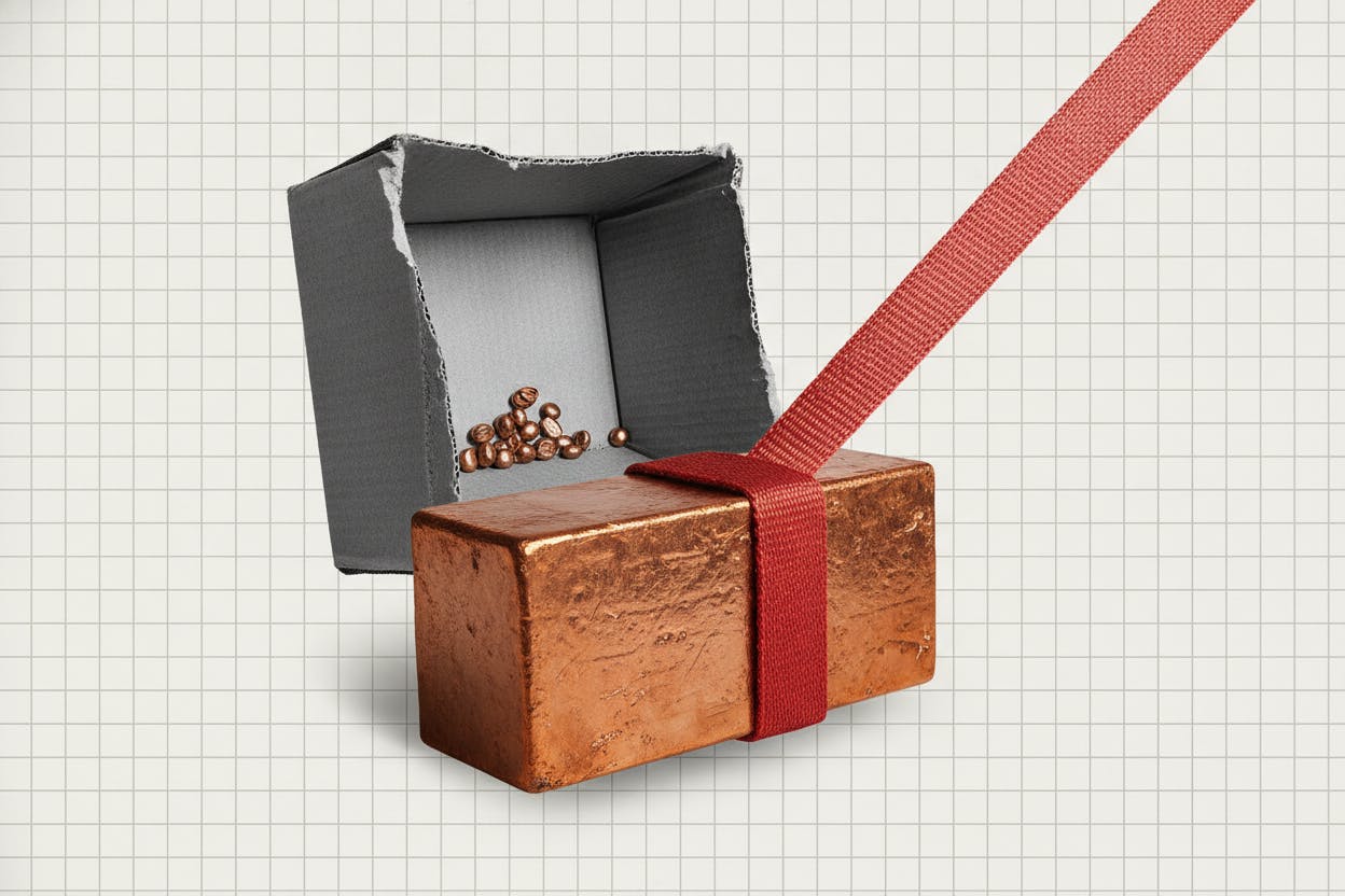 Copper's cash premium hits 10-month high as supply tightens