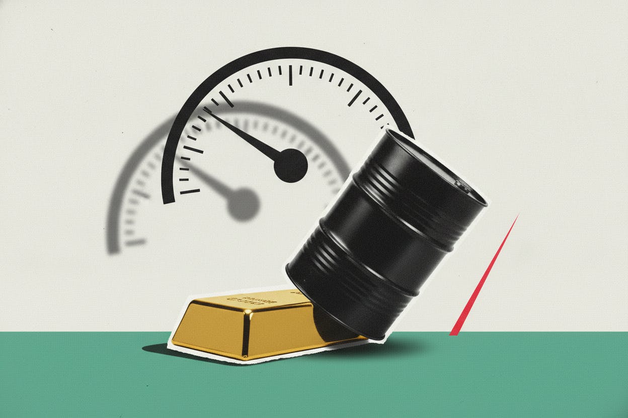 Gold Rebounds as Oil Slumps and Traders Eye Fed Rate Decision