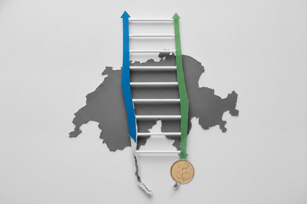 Swiss Pay Gap Widens as Top Earners See 16.8% Real Wage Growth, Bottom 10% Fall Behind